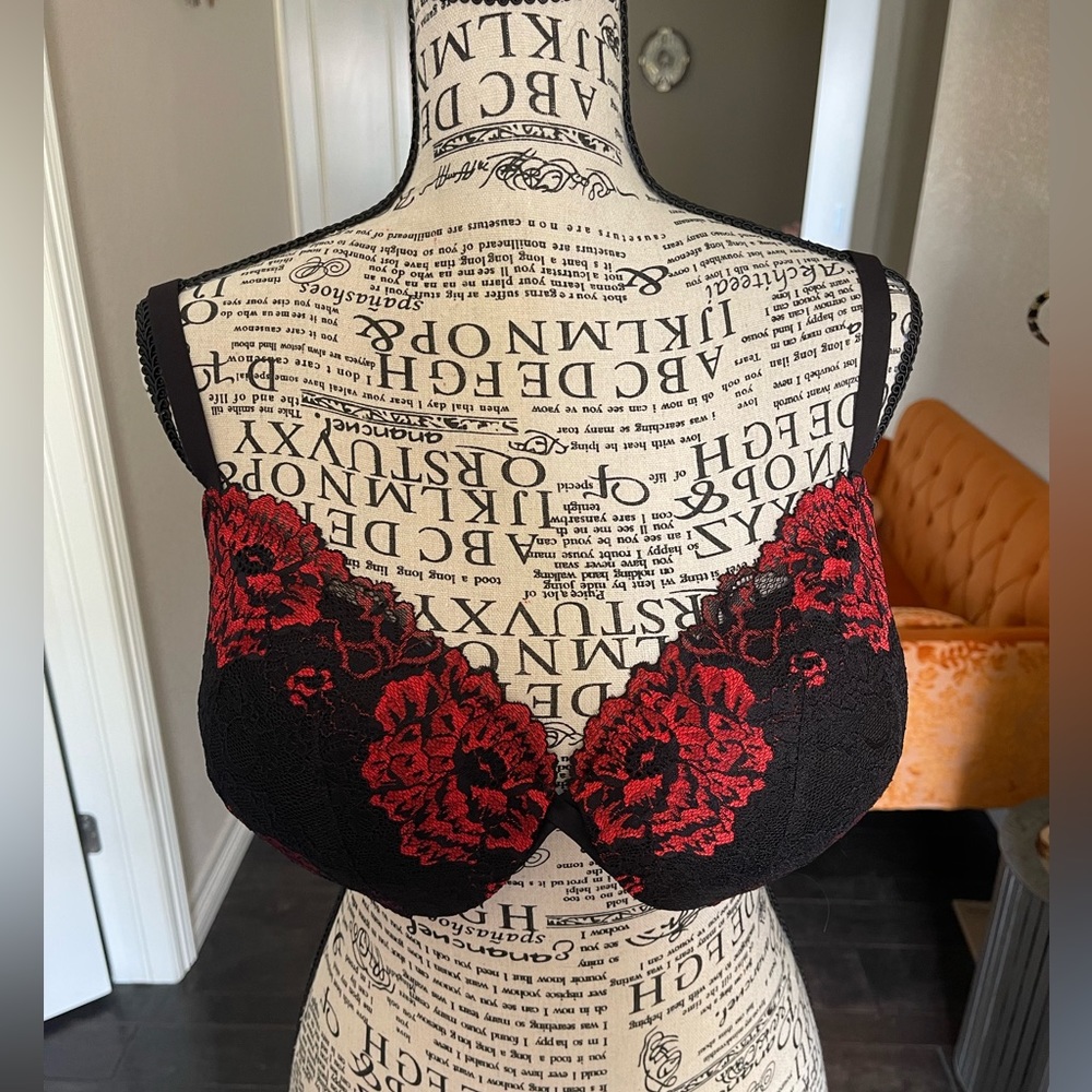 ❗️PRICE DROP❗️ Gorgeous push up bra